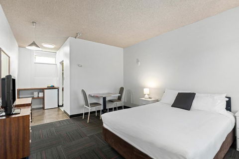 Red Carpet Motel - Sunshine Coast Tourism 1