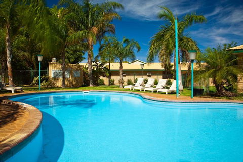 Potshot Hotel Resort - Sunshine Coast Tourism 3
