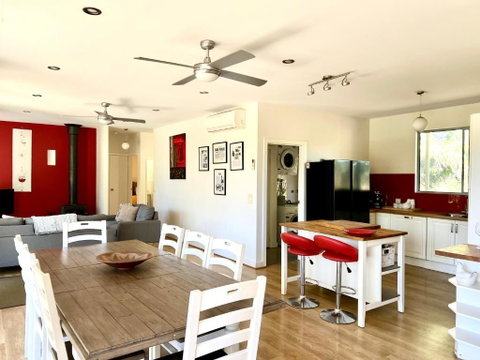Powers Retreat Holiday House - Sunshine Coast Tourism 0