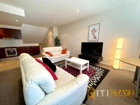 Pretty Penthouse - Close To ANU - Holiday Sunshine Coast 0
