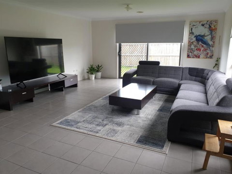 Prime Home Room No1 - Sunshine Coast Tourism 0