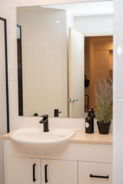 PRIME SPOT: Modern Studio+Balcony Darling Harbour - Holiday Sunshine Coast 3