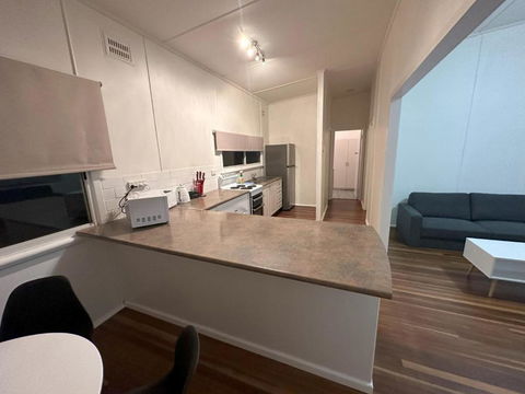 Private 1 Bedroom Apartment With Fenced Yard - Sunshine Coast Tourism 2