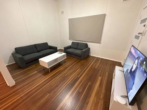 Private 1 Bedroom Apartment With Fenced Yard - Sunshine Coast Tourism 3