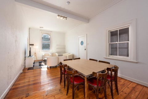 Private Unit In Heritage Building In Fitzroy North - Sunshine Coast Tourism 3