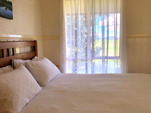 Promhills Cabins - Sunshine Coast Tourism 0