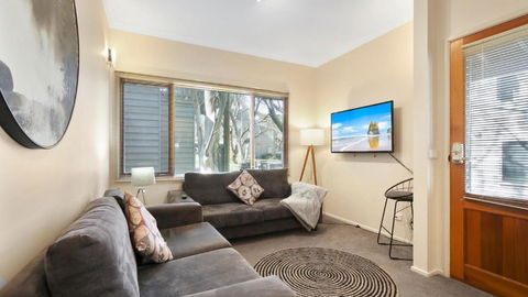 Prosecco - Sunshine Coast Tourism 1