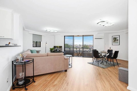 Pyrmont 2 Bed Apartment - Prime Location W Parking - Holiday Sunshine Coast 2