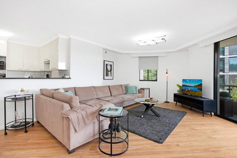 Pyrmont 2 Bed Apartment - Prime Location W Parking - Holiday Sunshine Coast 0