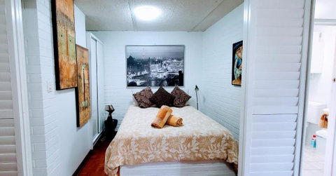 Quaint & Tranquil Subiaco 1 Bedroom Apartment - Holiday Sunshine Coast 1