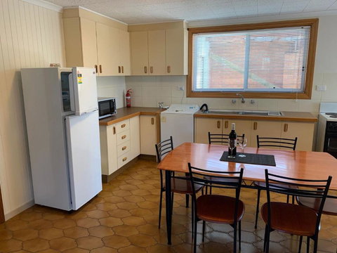 Quaint Hideaway - Holiday Sunshine Coast 2