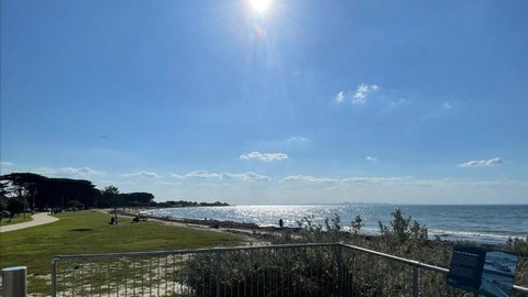 Quaint Hideaway - Holiday Sunshine Coast 1