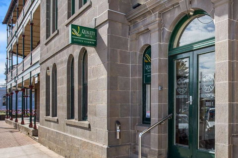 Quality Hotel Bentinck - Holiday Sunshine Coast 0