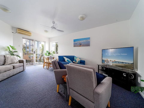 Quality Esplanade Apartment - Holiday Sunshine Coast 1