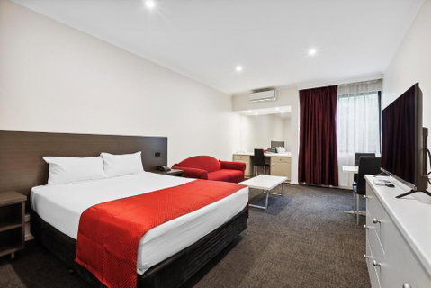 Quality Hotel Manor - Sunshine Coast Tourism 0