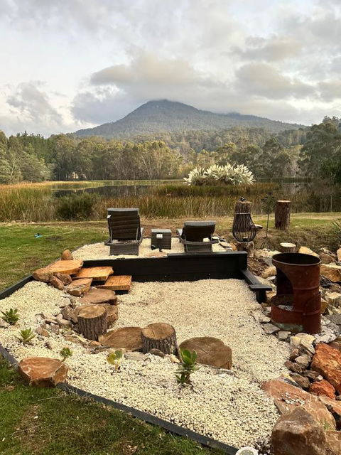 Quamby Bluff Lake House, Deloraine, Tasmania - Sunshine Coast Tourism 2