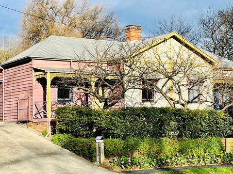 Quarryman Cottage @ 102 - Sunshine Coast Tourism 0