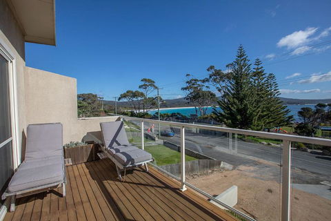 Quarterdeck Apartment - Sunshine Coast Tourism 0
