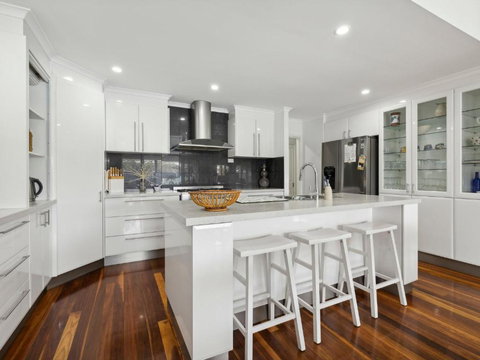 Quay-Largo - Sunshine Coast Tourism 2