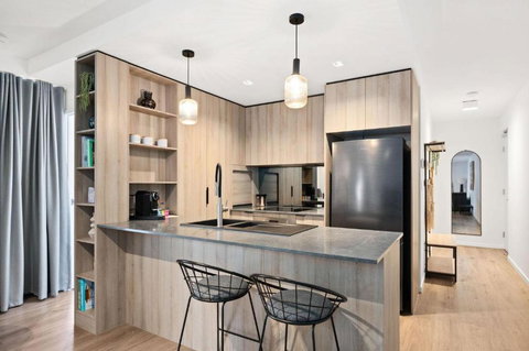 Queen Windsor I30 - Sunshine Coast Tourism 1