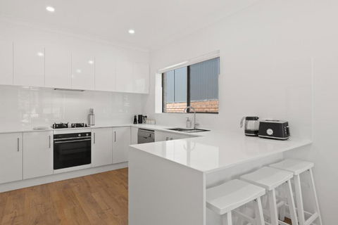 Quiet 2-Bed Retreat With Private Courtyard - Sunshine Coast Tourism 1