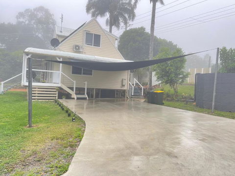 Quiet, Cozy And Calm 3 Bedroom House. - Sunshine Coast Tourism 3
