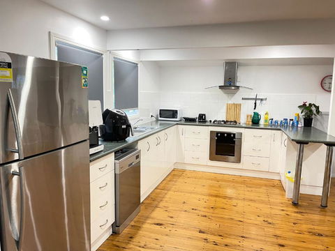 Quiet, Cozy And Calm 3 Bedroom House. - Sunshine Coast Tourism 2
