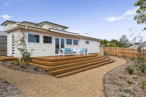 Quiet, Luxurious Guest House - Couples Retreat - Sunshine Coast Tourism 0