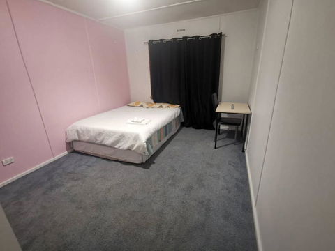 Quiet Room With Off Street Parking In Hobart - Sunshine Coast Tourism 2