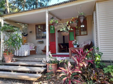 Quirky Cottage In Centre Of Maleny, Walk Everywhere - Sunshine Coast Tourism 2