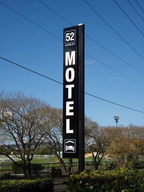 Raceview Motor Inn - Sunshine Coast Tourism 1