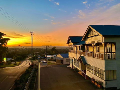 Railway Hotel - Sunshine Coast Tourism 0