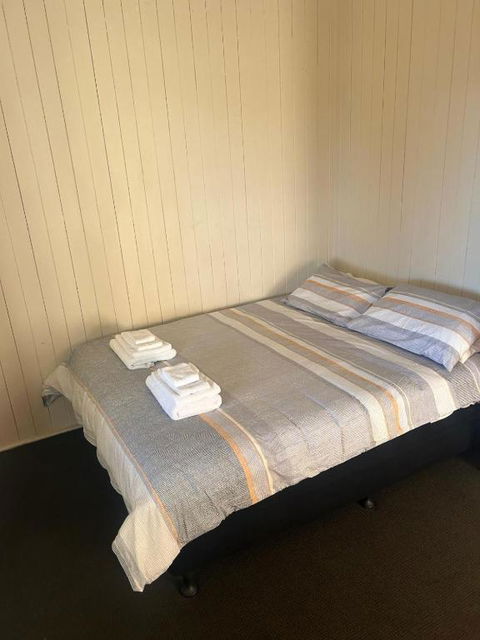 Railway Hotel - Sunshine Coast Tourism 1
