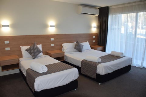Rainbow Motel Queanbeyan - Sunshine Coast Tourism 0