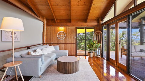 Rainforest Treehouse Sanctuary - With Ocean Views - Sunshine Coast Tourism 3