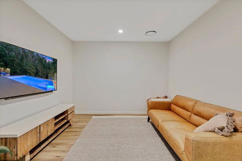 Rainforest Villa: Luxe Escape - Sunshine Coast Tourism 3