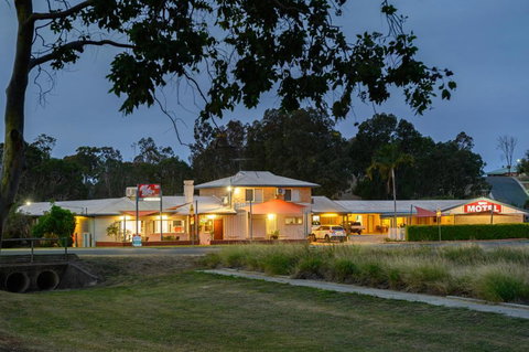 Raintree Motel Biloela - Holiday Sunshine Coast 0