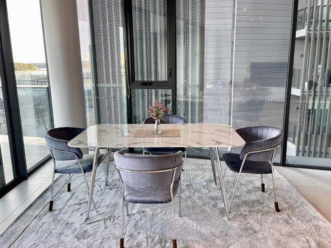 RARE Luxury Waterfront Living - Sunshine Coast Tourism 3