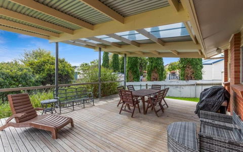 Ratties Residence 6 Carnegie St Port Ellliot - No Linen Included - Sunshine Coast Tourism 0