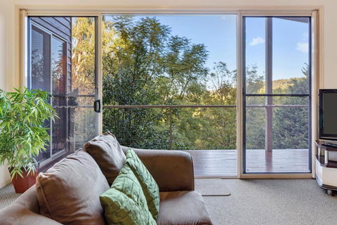 Ravensbourne Escape- Kookaburra Kottage - Sunshine Coast Tourism 0