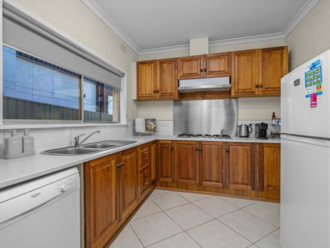 Read Place Retreat - Sunshine Coast Tourism 2