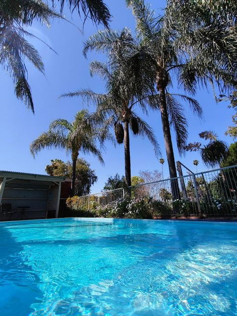 Red Chief Motel - Sunshine Coast Tourism 1