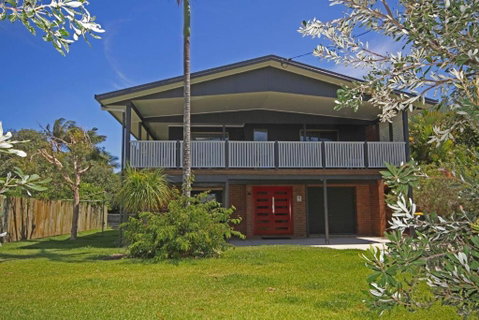 Red Door Beach House - Sunshine Coast Tourism 0