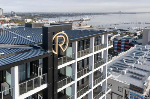 R Hotel Geelong - Sunshine Coast Tourism 1