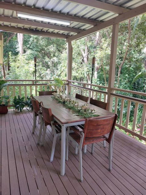Rainforest Retreat-Fireplace-BBQ-3 Acres- - Sunshine Coast Tourism 3