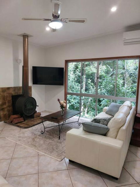 Rainforest Retreat-Fireplace-BBQ-3 Acres- - Sunshine Coast Tourism 1