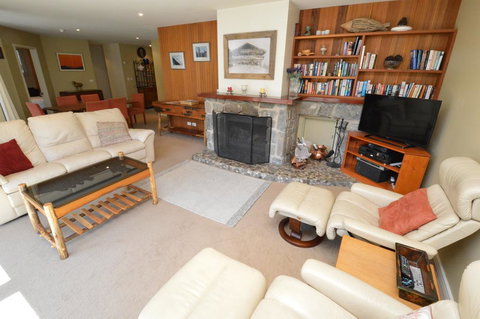 Aspect 2 - Sunshine Coast Tourism 3