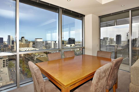 Astra Apartments Melbourne - Holiday Sunshine Coast 1