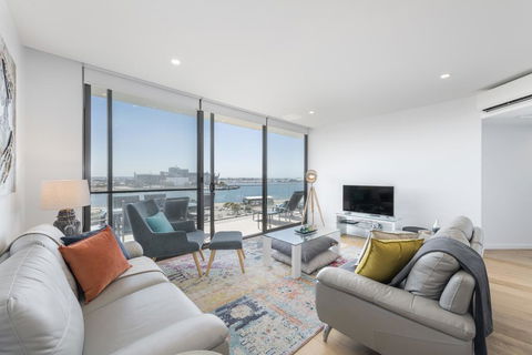 Astra Apartments Newcastle - Holiday Sunshine Coast 3