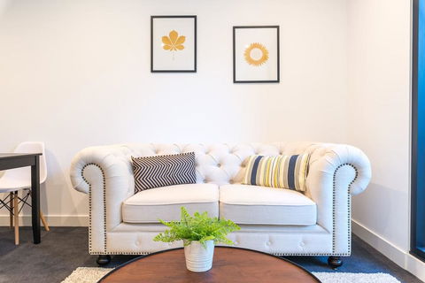 Astrina Deluxe 1 Bedroom - Holiday Sunshine Coast 1
